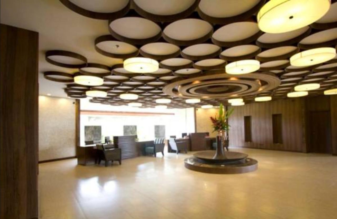 The Bellevue Resort Панглао Экстерьер фото The lobby of the hotel