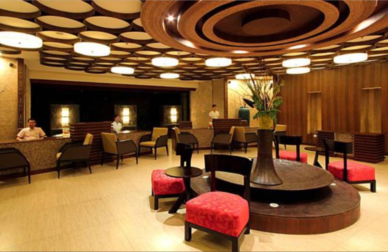 The Bellevue Resort Панглао Экстерьер фото The lounge at the airport