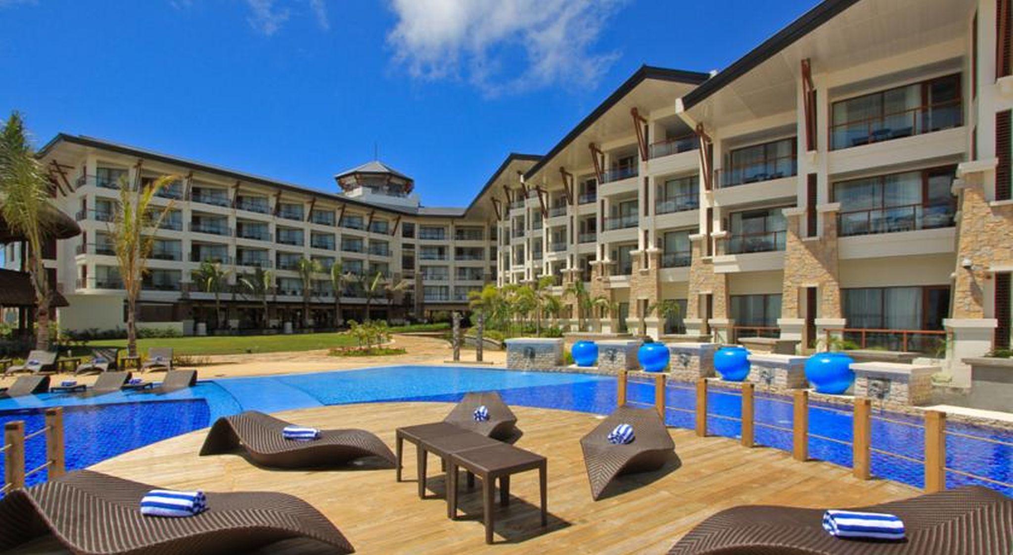 The Bellevue Resort Панглао Экстерьер фото The pool at the hotel