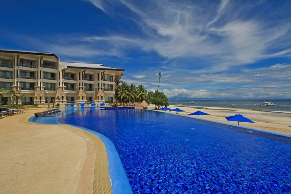 The Bellevue Resort Панглао Экстерьер фото The swimming pool at the Shangri-La Hotel, Mactan Resort