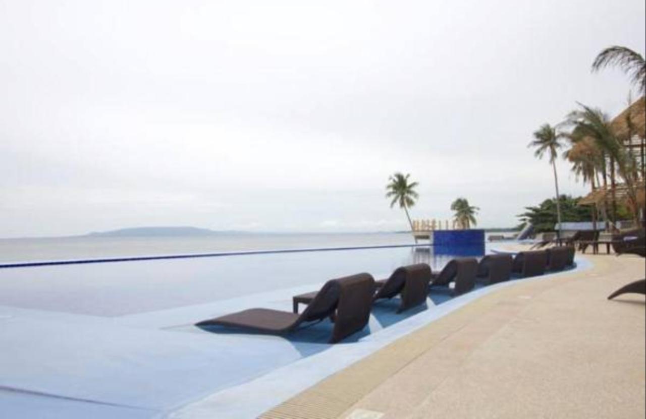 The Bellevue Resort Панглао Экстерьер фото Infinity pool at the Shangri-La Tanjung Rhu, Malaysia